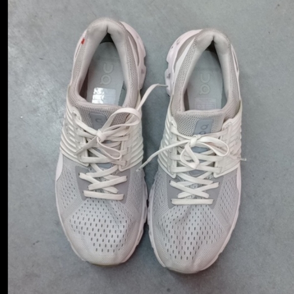 On Cloud Swift sneakers. - Picture 2 of 8